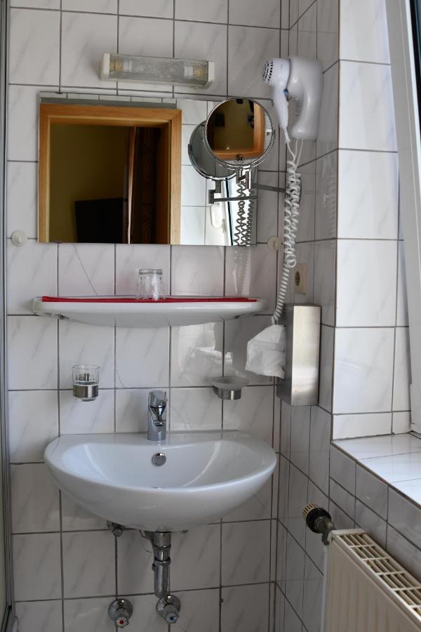 Garni Hotel-Pension Holum Нойгарлінгерзіль Екстер'єр фото