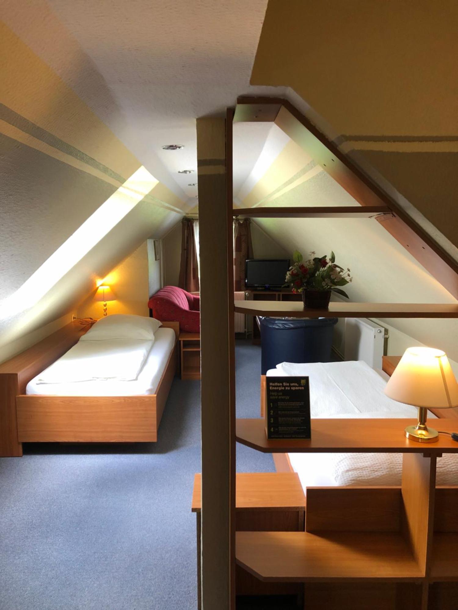 Garni Hotel-Pension Holum Нойгарлінгерзіль Екстер'єр фото
